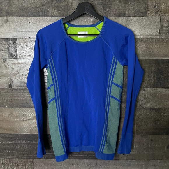 SOLD Athleta Thermal Top Medium - Picture 1 of 2